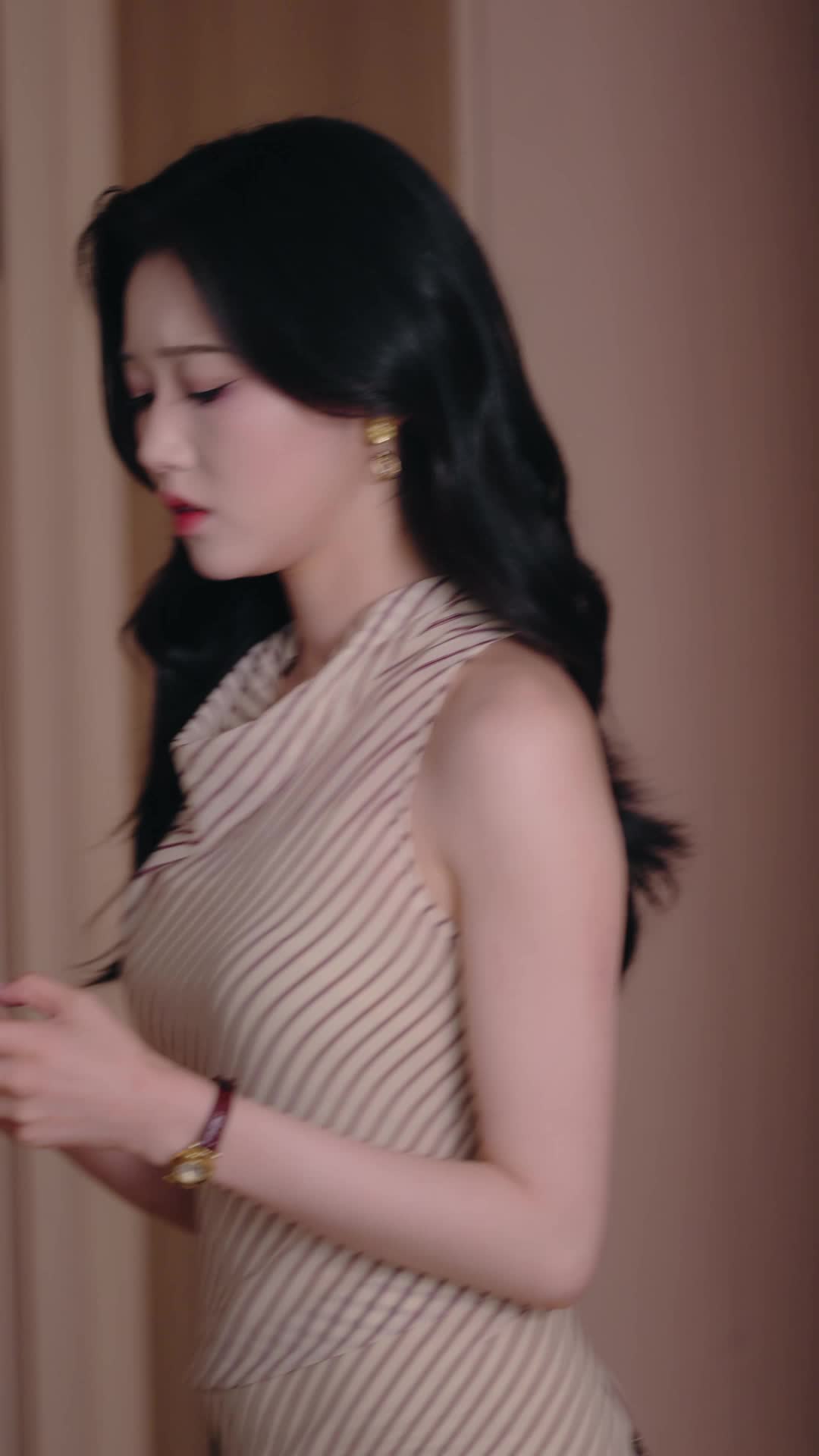 15화 - The Man I Paid Won't Let Me Go
